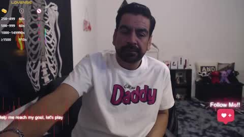 Snapshot of soyelcarlitos chatting on 03.24.26 El Carlitos online show from 03.24.26