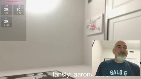 Snapshot of soyelpoti79 chatting on 11.23.25 WhiteWolfFL online show from 11.23.25