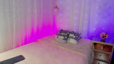 Snapshot of soyemi_ chatting on 01.05.25 25 online show from 01.05.25