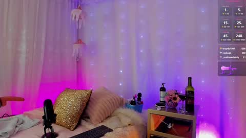 Snapshot of soyemi_ chatting on 01.09.25 25 online show from 01.09.25