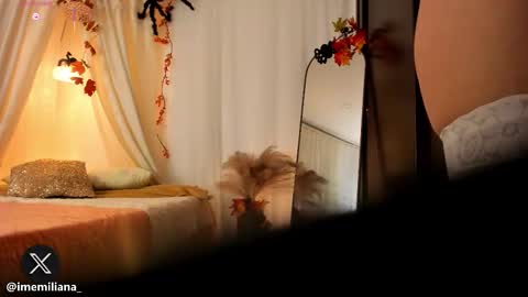 Snapshot of soyemi_ chatting on 10.24.25 25 online show from 10.24.25