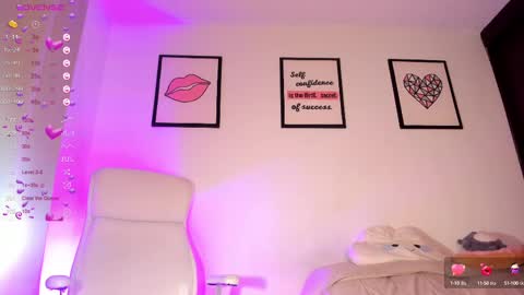 Snapshot of soyjuliana19 chatting on 02.17.25 Juliana online show from 02.17.25