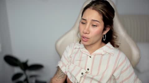 Snapshot of soytulu_ chatting on 12.10.24 brisa s online show from 12.10.24