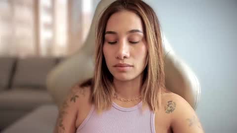 Snapshot of soytulu_ chatting on 03.10.25 brisa s online show from 03.10.25