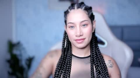 Snapshot of soytulu_ chatting on 11.24.25 brisa s online show from 11.24.25