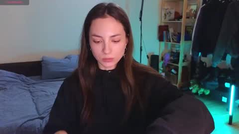 Snapshot of space_x_roxy chatting on 03.03.25 Roxy online show from 03.03.25