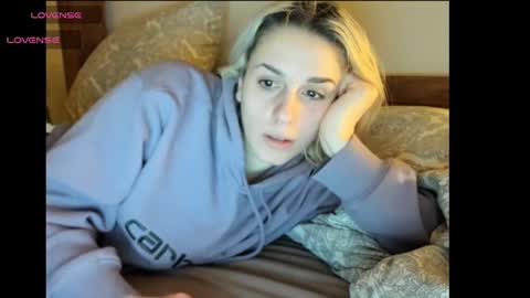 Spacegirl online show from 01.10.25