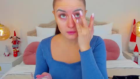 Snapshot of spacelady_ chatting on 12.20.25 Julia online show from 12.20.25