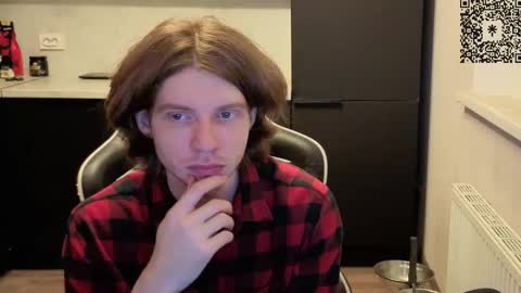 Snapshot of spaisenok chatting on 11.06.25 Mike online show from 11.06.25