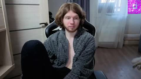 Snapshot of spaisenok chatting on 03.10.26 Mike online show from 03.10.26