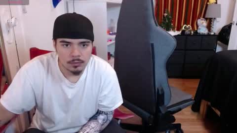 spanishcouple4255 online show from 12.19.25