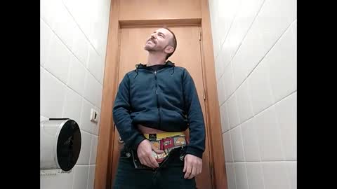 Snapshot of spanishharddick chatting on 01.14.25 Manu online show from 01.14.25