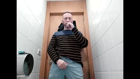 Snapshot of spanishharddick chatting on 02.05.25 Manu online show from 02.05.25