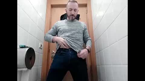 Snapshot of spanishharddick chatting on 02.10.25 Manu online show from 02.10.25