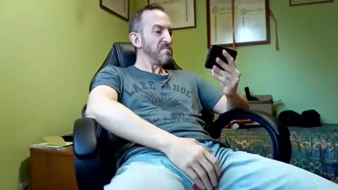 Snapshot of spanishharddick chatting on 02.22.25 Manu online show from 02.22.25