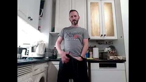 Snapshot of spanishharddick chatting on 03.11.25 Manu online show from 03.11.25