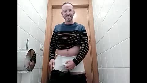 Snapshot of spanishharddick chatting on 09.25.25 Manu online show from 09.25.25