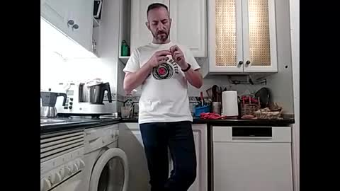 Snapshot of spanishharddick chatting on 10.01.25 Manu online show from 10.01.25