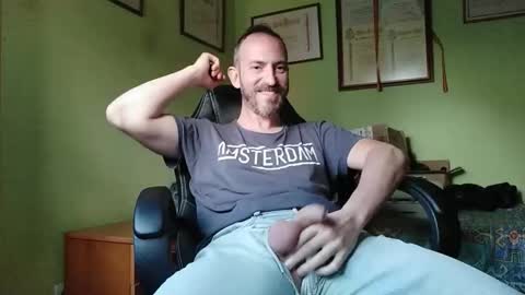 Snapshot of spanishharddick chatting on 10.05.25 Manu online show from 10.05.25