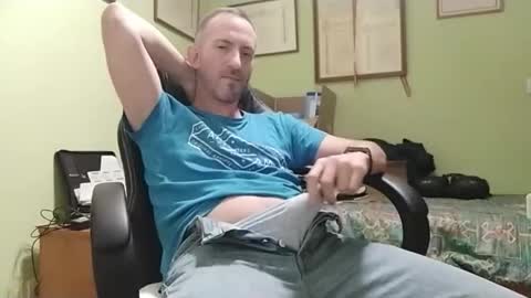 Snapshot of spanishharddick chatting on 11.16.25 Manu online show from 11.16.25