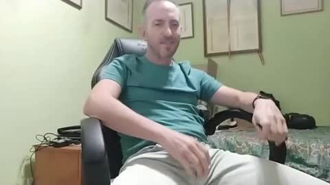 Snapshot of spanishharddick chatting on 11.24.25 Manu online show from 11.24.25