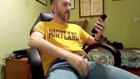 Snapshot of spanishharddick chatting on 11.25.25 Manu online show from 11.25.25