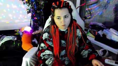 Snapshot of spanking_girls chatting on 12.20.25 Evgenia online show from 12.20.25