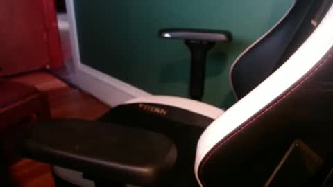 Snapshot of spankkmereddd chatting on 10.06.25 spankkmereddd online show from 10.06.25