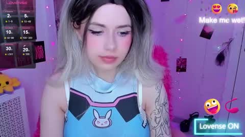 Snapshot of sparklemona chatting on 02.18.25 SparkleMona online show from 02.18.25