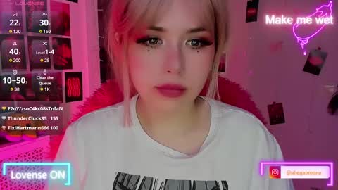 Snapshot of sparklemona chatting on 03.04.25 SparkleMona online show from 03.04.25