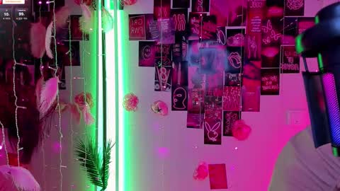 Snapshot of sparklemona chatting on 09.14.25 SparkleMona online show from 09.14.25