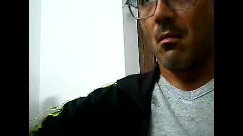 Snapshot of speed0800 chatting on 10.17.25 Speed online show from 10.17.25