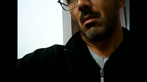 Snapshot of speed0800 chatting on 10.29.25 Speed online show from 10.29.25