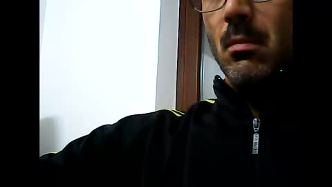 Snapshot of speed0800 chatting on 11.19.25 Speed online show from 11.19.25