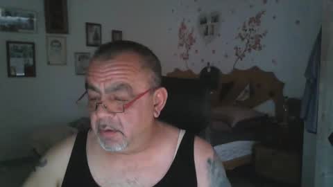 Snapshot of spektor1389 chatting on 02.14.25 spektor1389 online show from 02.14.25