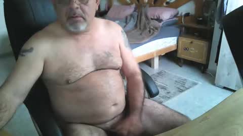 Snapshot of spektor1389 chatting on 02.19.25 spektor1389 online show from 02.19.25