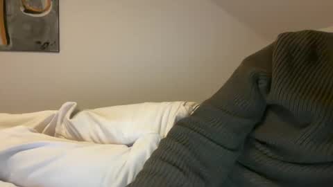 Snapshot of spencerc87 chatting on 10.31.25 spencerc87 online show from 10.31.25