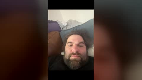 Snapshot of spendermender chatting on 12.18.25 spendermender online show from 12.18.25