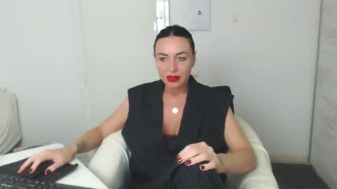 Carla online show from 02.02.25