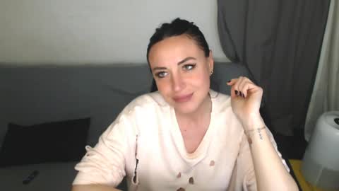 Carla online show from 04.15.26