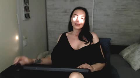Snapshot of spicemint chatting on 05.07.26 Carla online show from 05.07.26
