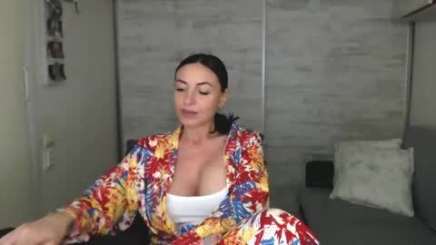 Snapshot of spicemint chatting on 05.09.26 Carla online show from 05.09.26