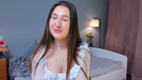 Snapshot of spiceofalex chatting on 12.18.25 Elva online show from 12.18.25