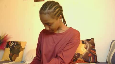 Snapshot of spicy_angels chatting on 11.30.25 Quinter Cheeky online show from 11.30.25