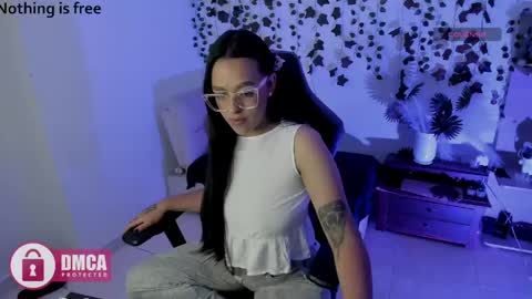Snapshot of spicydollx_1 chatting on 05.19.26 Geraldin online show from 05.19.26