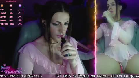 Snapshot of spicykendra chatting on 04.30.26 Kendra online show from 04.30.26