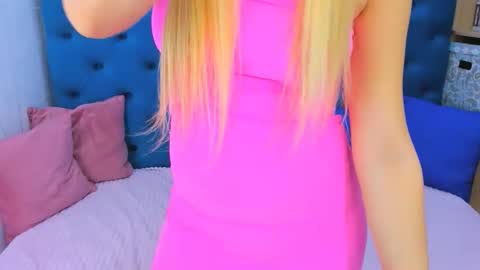 Snapshot of spicypreggo chatting on 10.20.25 Valeri online show from 10.20.25