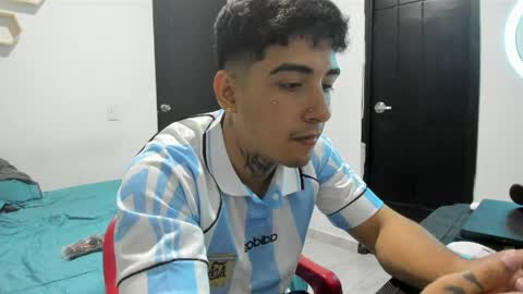 Snapshot of spider_master77 chatting on 04.11.26 spider master online show from 04.11.26