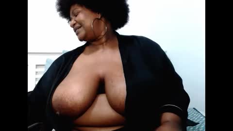 Snapshot of splendidtalitha chatting on 11.04.25 SplendidTalitha online show from 11.04.25