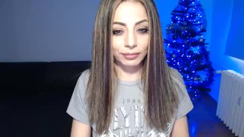 Snapshot of spoiled__doll chatting on 12.25.24 Doll online show from 12.25.24